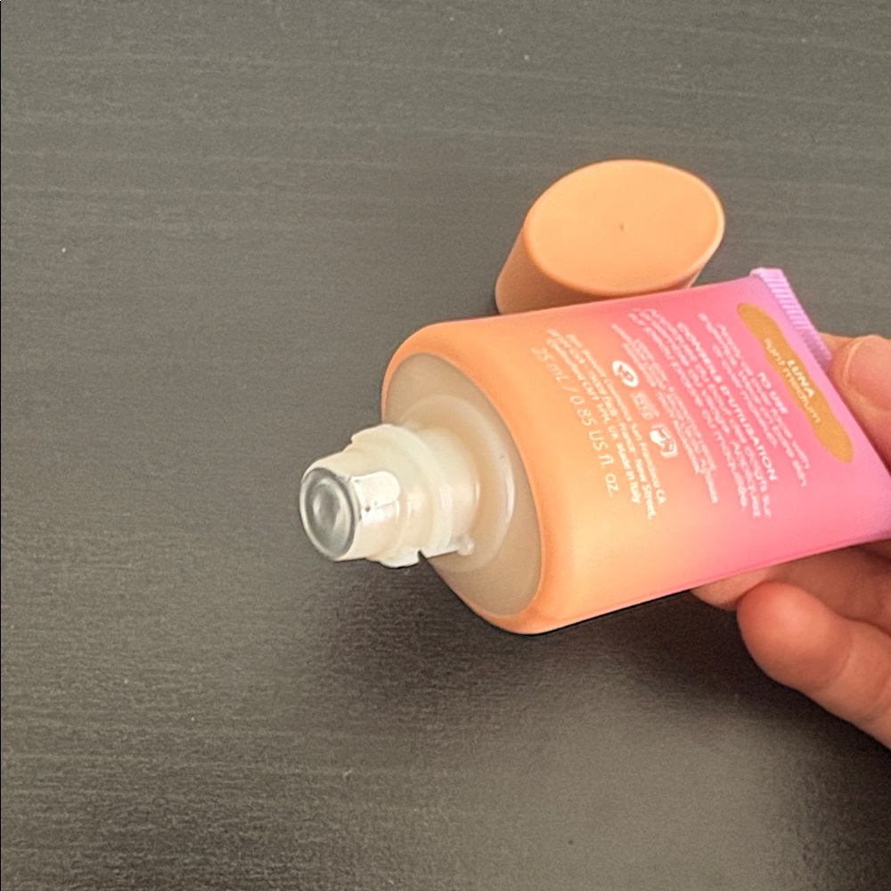 NEW (sealed) Benefit Cosmetics 
Dew La La All-Over Glow Liquid Highlighter - Picture 6 of 7